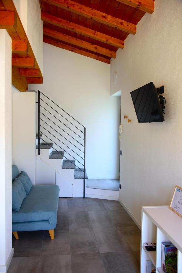 Our Happy Place - Casa Vacanze Per Il Viaggiatore Slow Манделло-дель-Ларіо Екстер'єр фото